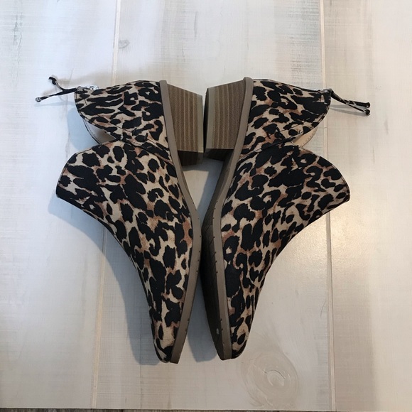 SOLD| Kenneth Cole Reaction Leopard Booties 8.5M - Picture 2 of 8